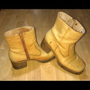 Frye Banana Campus Short Boots